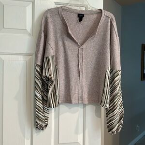 Daytrip lightweight sweater. Size small